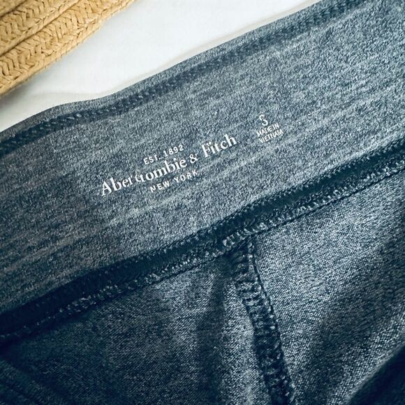Abercrombie & Fitch Gray Cotton Blend Leggings - Picture 3 of 5